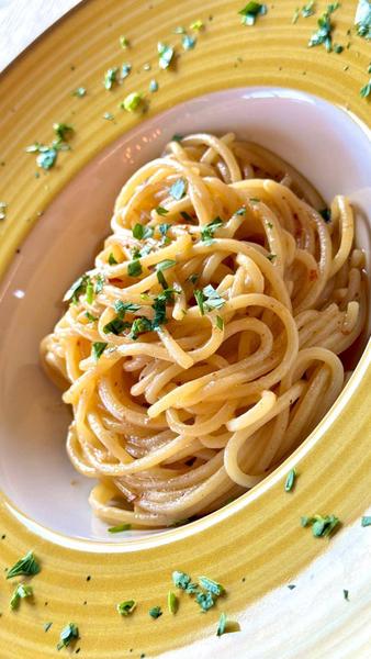 Pasta aglio, olio e peperoncino